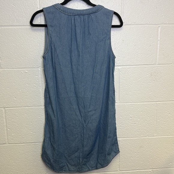 Old Navy Blue Chambray Sleeveless V-Neck Dress - Picture 8 of 8